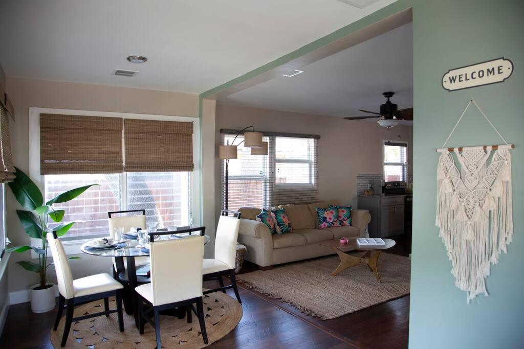 Two Bedroom Ranch With Private Deck Close To Beach 레이크워쓰 외부 사진