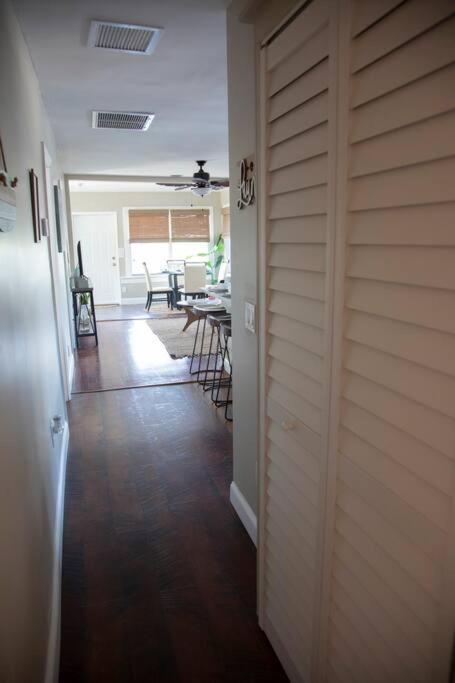 Two Bedroom Ranch With Private Deck Close To Beach 레이크워쓰 외부 사진