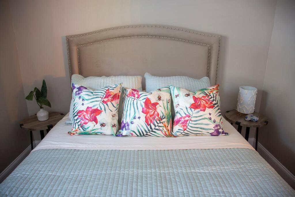 Two Bedroom Ranch With Private Deck Close To Beach 레이크워쓰 외부 사진